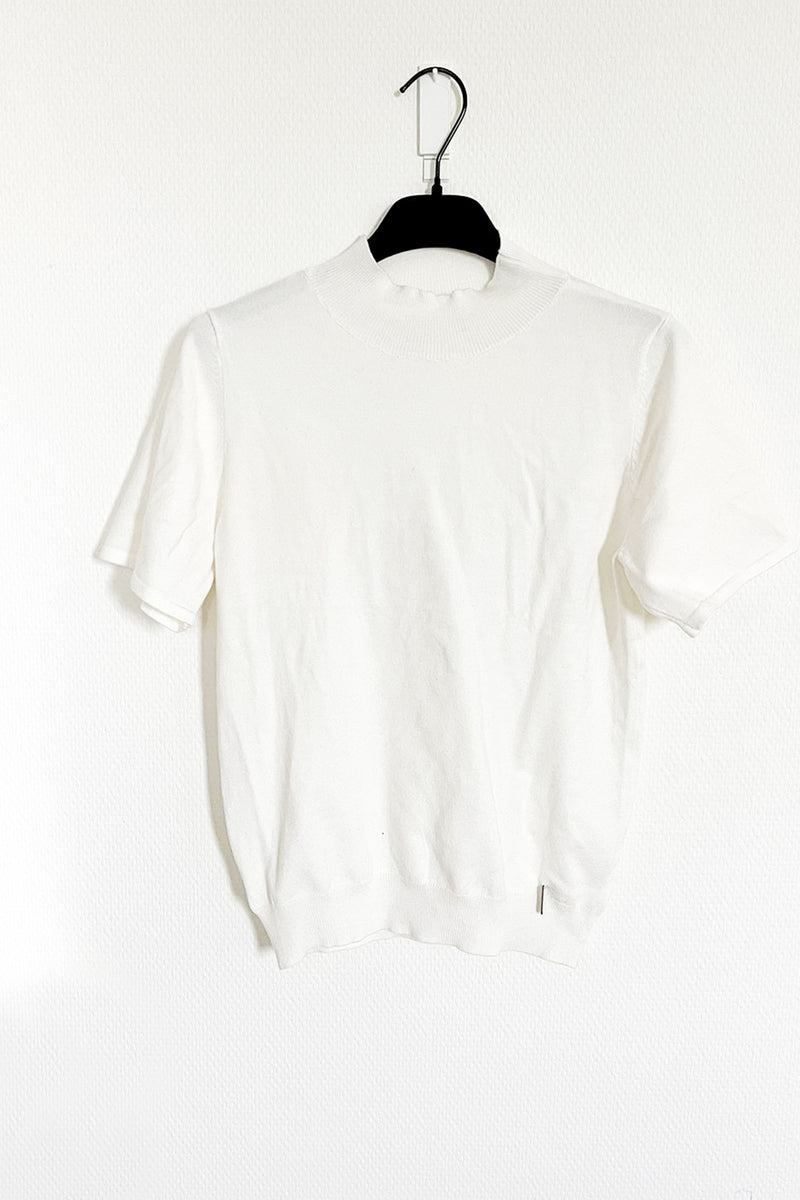 Basic Top White